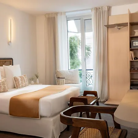 Crisol Lumiere Szálloda 4*