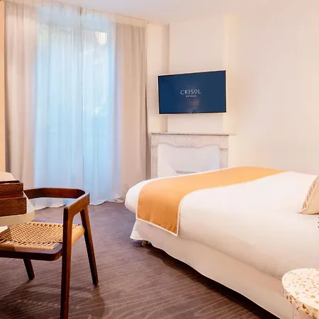 Crisol Lumiere 4*